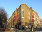 Het gele blok, voor restauratie.
              <br/>
              Gert-Jan Lobbes, maart 2016